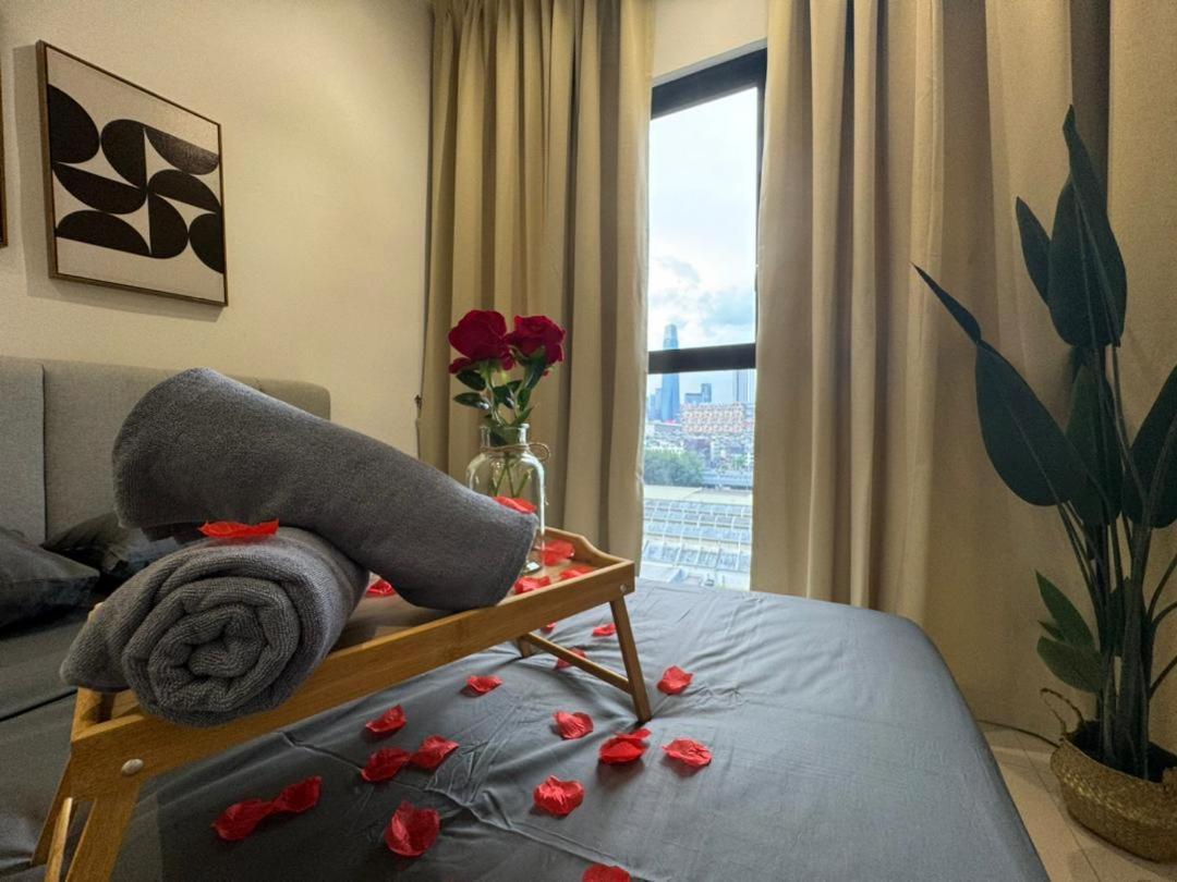Apartment Trion 2, Klcc Trx Ikea At Chan Sow Lin, By One Kuala Lumpur