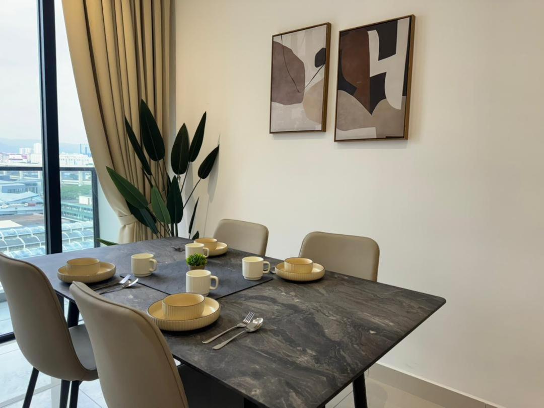 Pangsapuri Trion 2, Klcc Trx Ikea At Chan Sow Lin, By One Kuala Lumpur