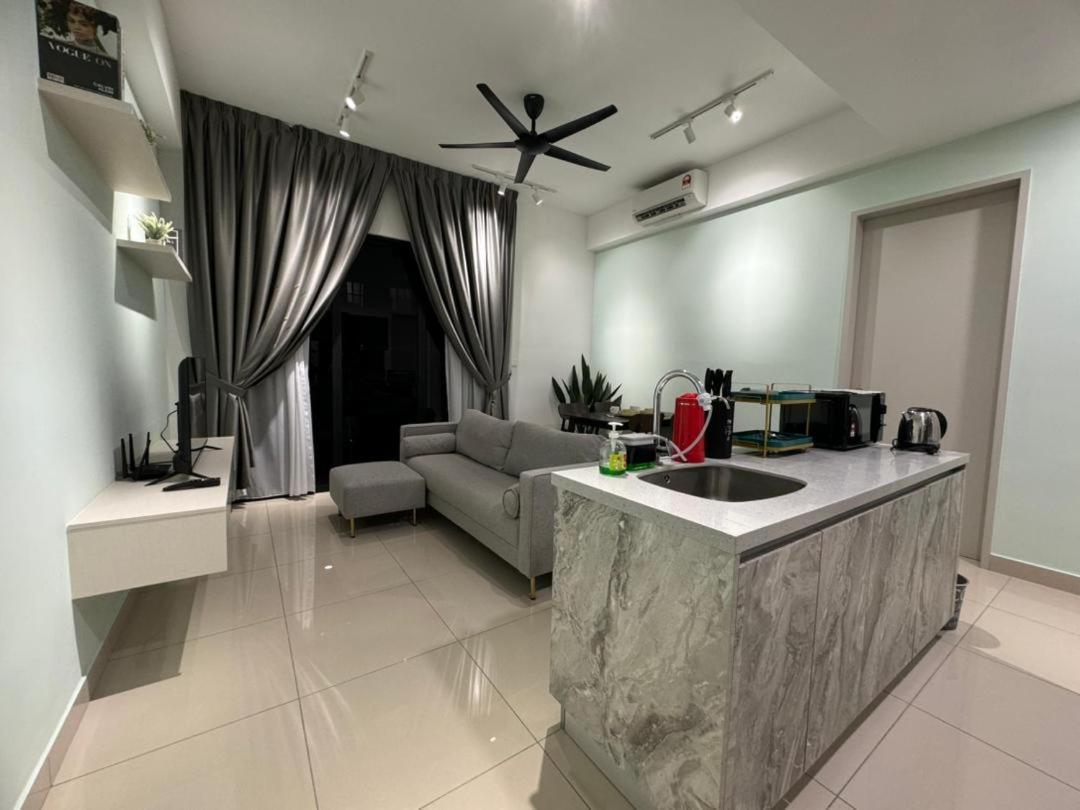 Trion 2, Klcc Trx Ikea At Chan Sow Lin, By One Apartment Kuala Lumpur